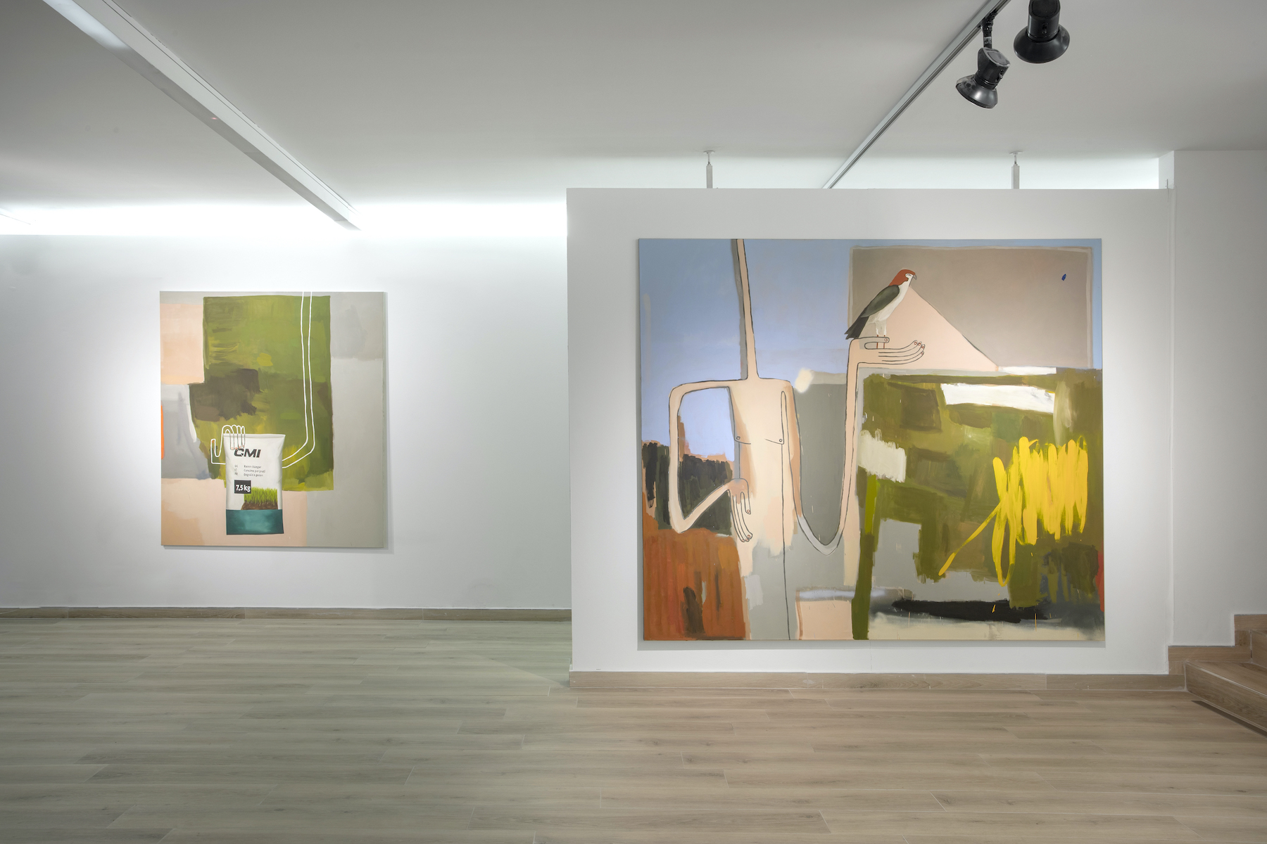 Sophie Ullrich, Rasendünger, 2021,oil on canvas, 170 x150cm || Sophie Ullrich, Queen overlooking, 2021, oil on canvas, 200 x 230 cm 