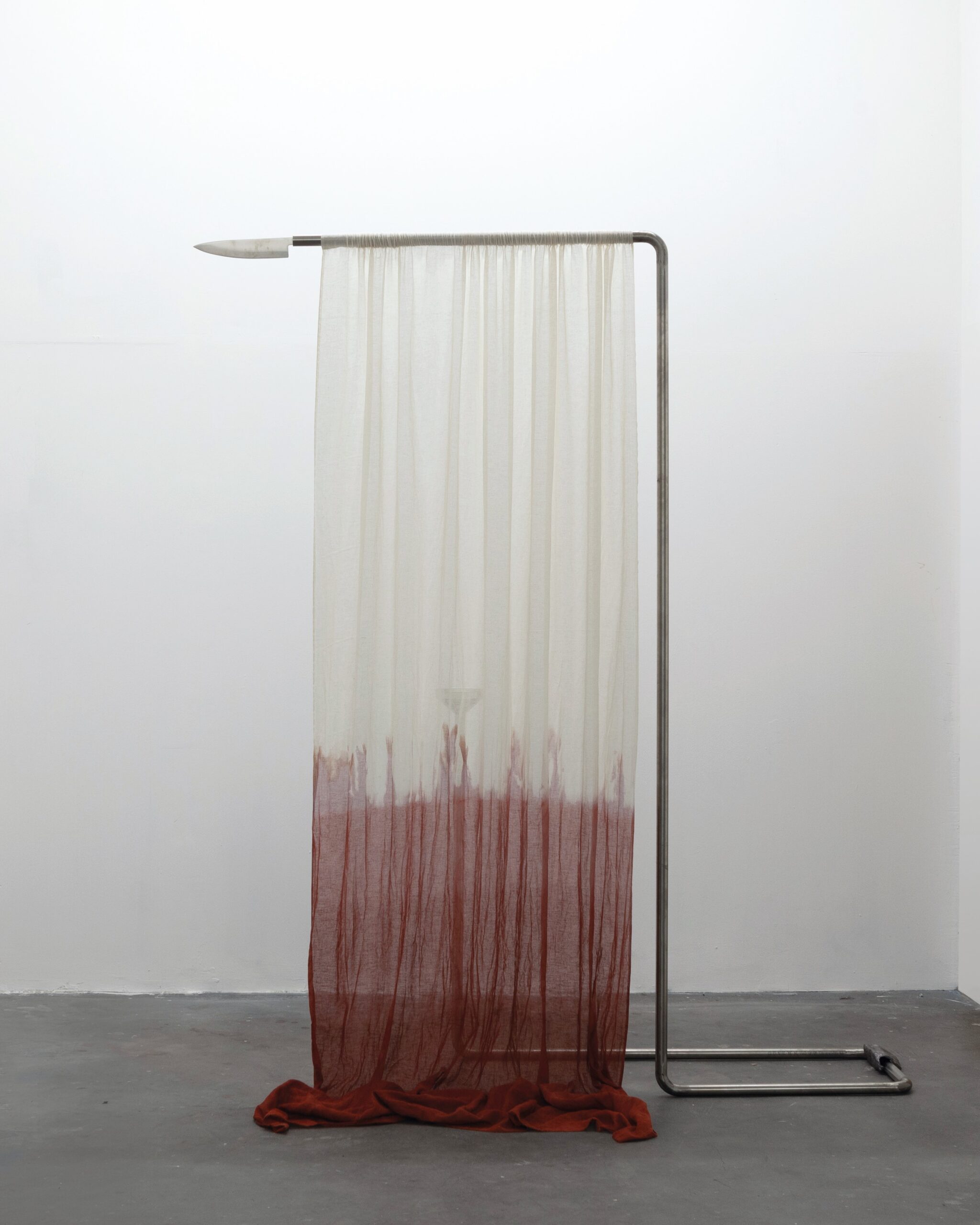 Sêma, Sôma, 2020, stainless steel, lead, cotton gauze, wine, iron oxide, 210x165x45 cm